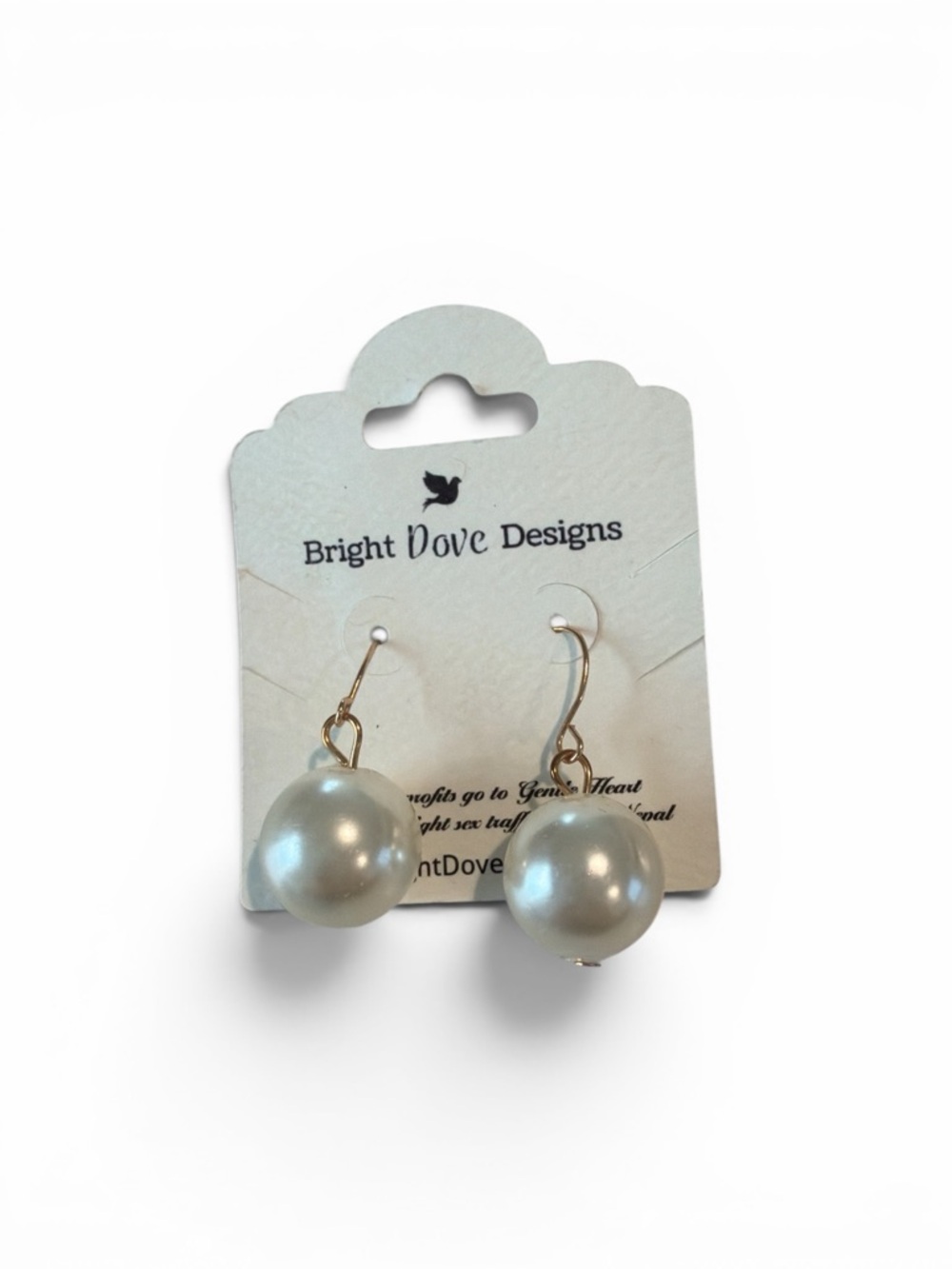 Pearl Drop Earrings in White‎